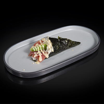Temaki de atún/ Tuna temaki